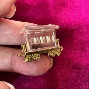 Swarovski  crystal memories train caboose gifs 
Perfect cond  New certificate